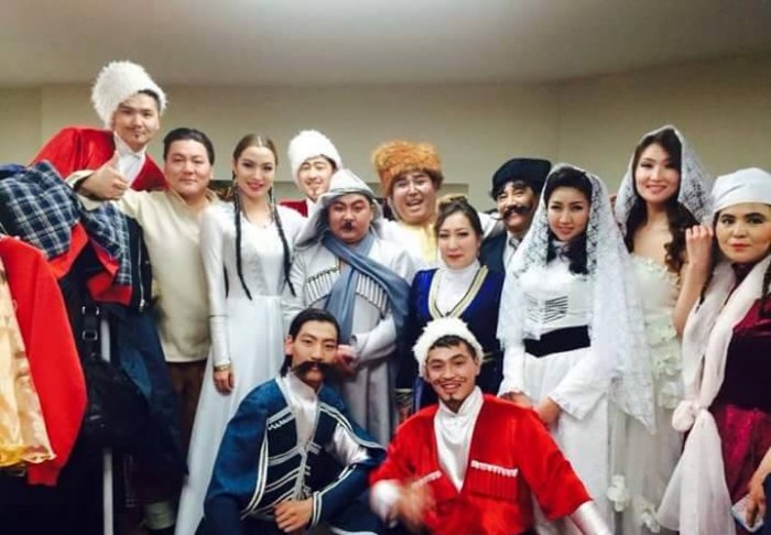 “Бүх хайраа бүсгүйчүүддээ” шоу тоглолтоор дурсамжаа мөнхлөөрэй